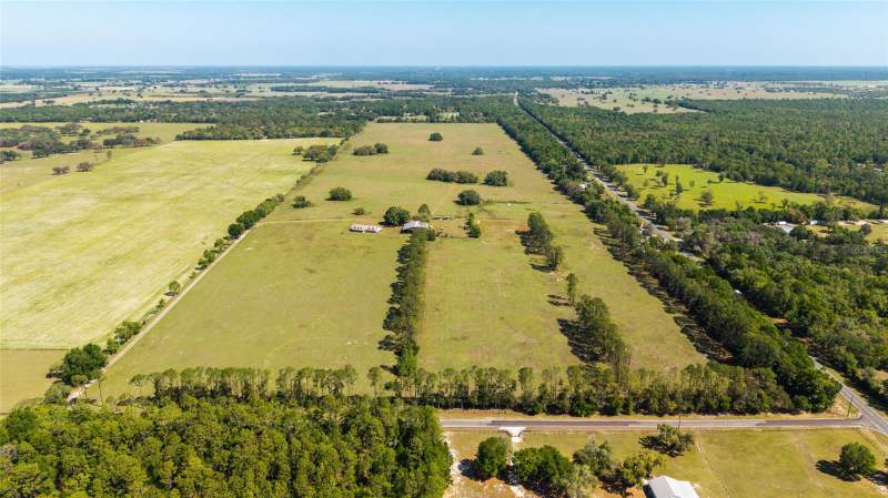 4 bedroom Single Family Residence at 19355 SW 25th Place, Nonsub, Dunnellon — photo 5