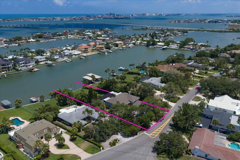 5 bedroom Single Family Residence at 220 Harbor View Lane, Harbor Bluffs Sec 2, Largo — photo 3