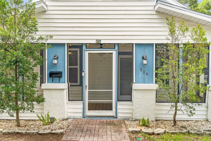 3 bedroom Single Family Residence at 904 W Henry Avenue, Idlewild On The Hillsborough, Tampa — photo 3