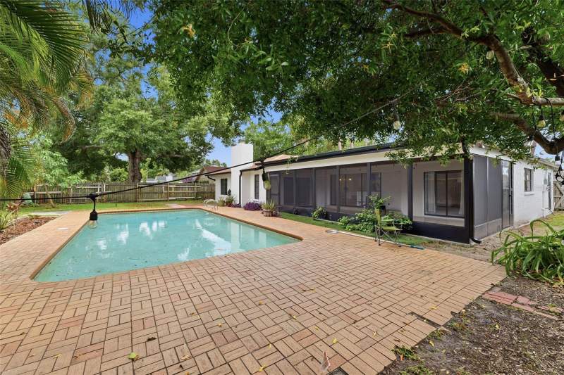 4 bedroom Single Family Residence at 8307 Vallejo Place, Lago Vista Unit 2, Tampa — photo 5