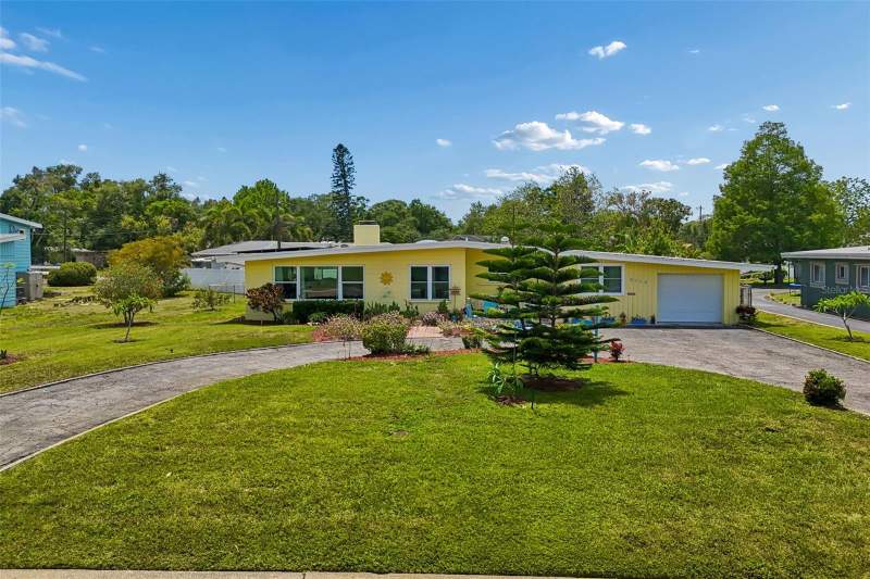3 bedroom Single Family Residence at 2110 Fairway Avenue, Lakewood Estates Sub Of Tr 14, St Petersburg — photo 3