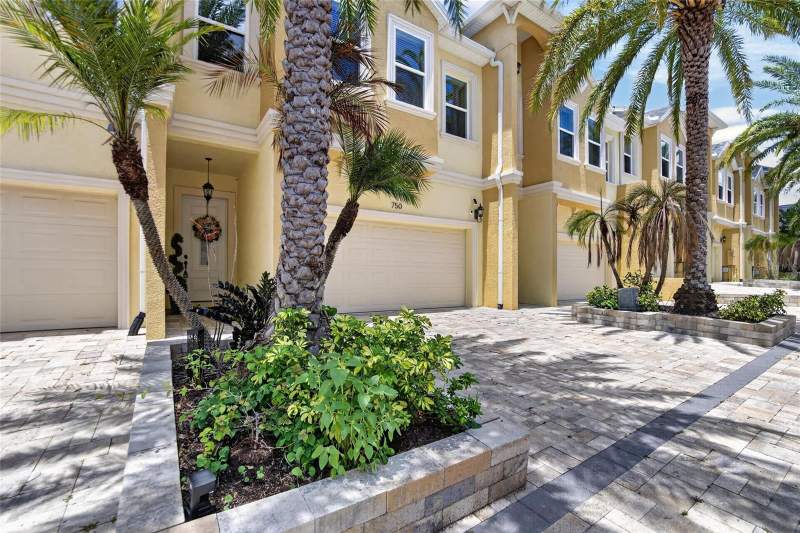 3 bedroom Townhouse at 750 Grand Cypress Lane, Cypress Trails Twnhms Of Tarpon Spgs, Tarpon Springs — photo 3