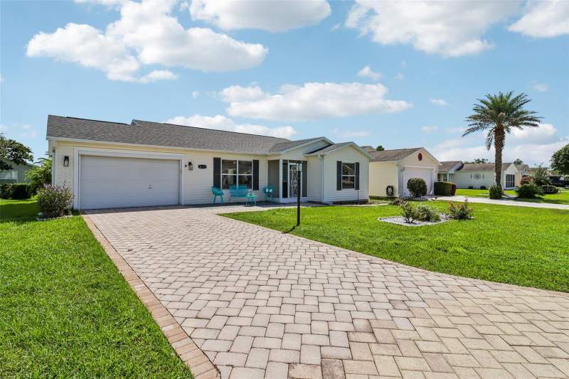 2 bedroom Single Family Residence at 2609 Privada Drive, Villages Of Sumter, The Villages — photo 2