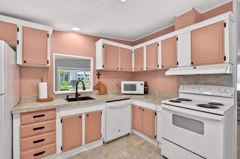 516 Jason Drive, Lady Lake FL - photo 16 of 31
