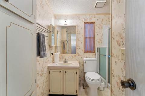 37621 Rosalita Avenue, Zephyrhills FL - photo 22 of 38