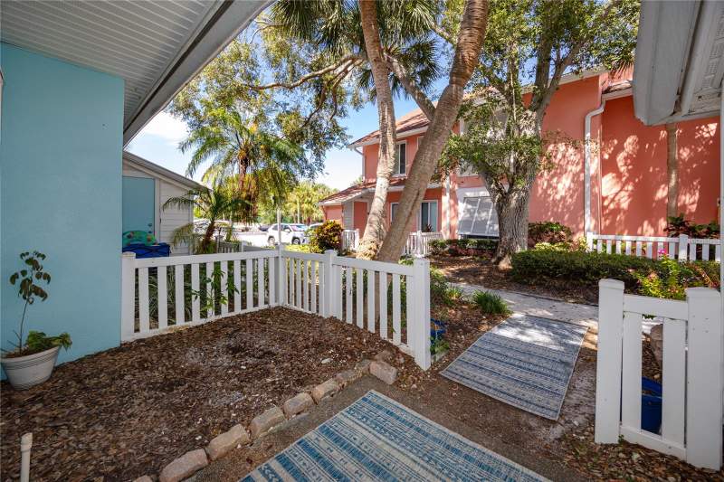 2 bedroom Townhouse at 3610 42nd Street #C, Bermuda Bay Beach Condo, St Petersburg — photo 2