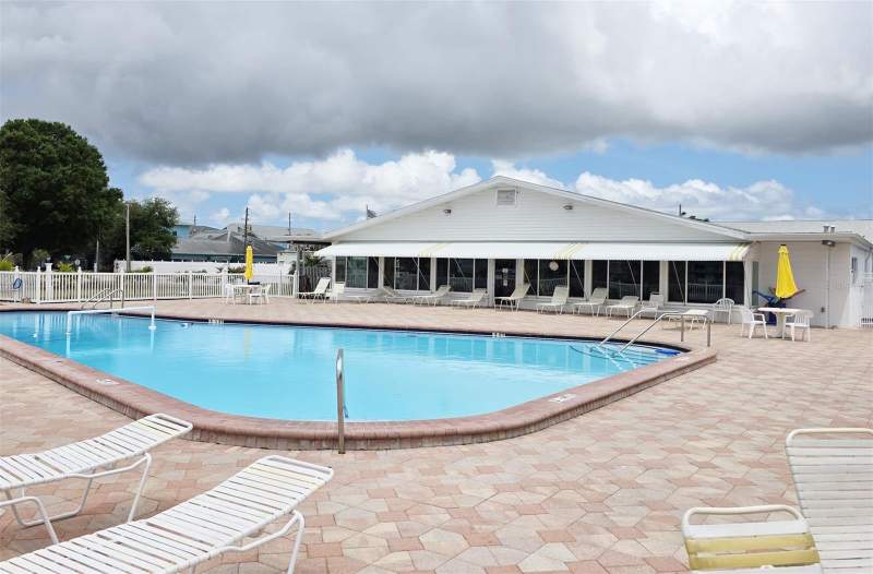 2 bedroom Condominium at 6015 19th Street #314, Town Apts Condo, St Petersburg — photo 2