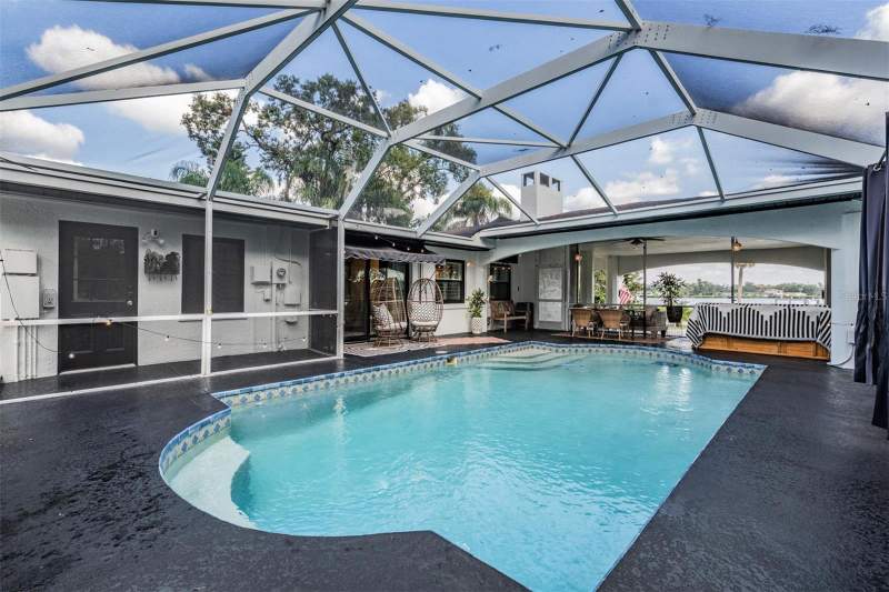 5 bedroom Single Family Residence at 302 Whitcomb Boulevard, Inness Park, Tarpon Springs — photo 3
