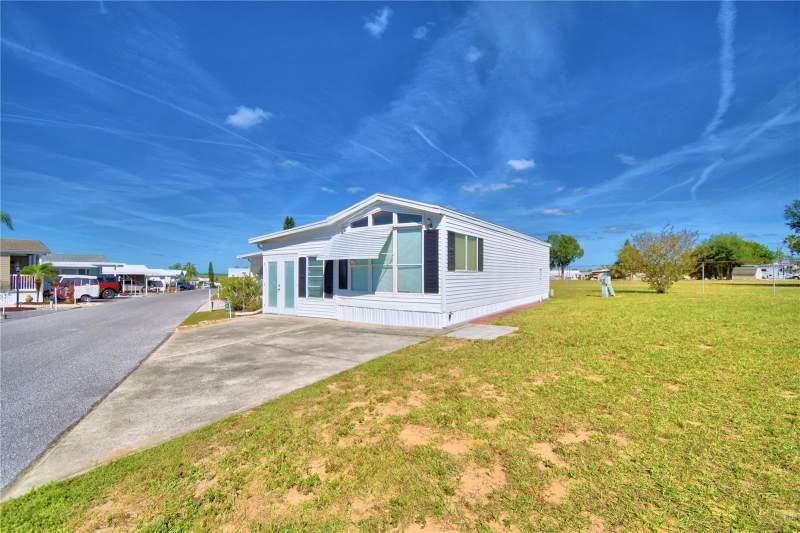 1 bedroom Manufactured Home at 251 Patterson Road #H54, West View Ridge Resorts Inc, Haines City — photo 4