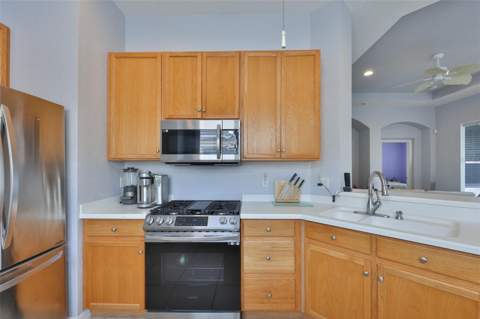 1050 Regal Manor Way, Sun City Center FL - photo 15 of 47