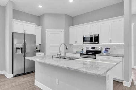 224 NE Jefferson Circle, St Petersburg FL - photo 12 of 58