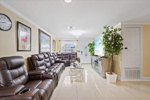 8318 Drycreek Drive, Tampa FL - photo 10 of 56