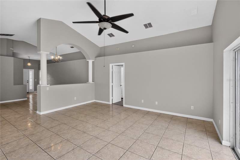 3 bedroom Single Family Residence at 725 Robin Court, Poinciana Nbrhd 05 North Village 03, Kissimmee — photo 3