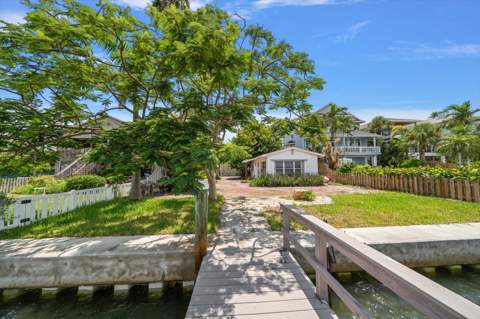 8405 Bayshore Drive, Treasure Island FL - photo 9 of 53