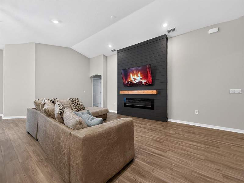4 bedroom Single Family Residence at 1244 Mezzavalle Way, Enclave/Lk Myrtle, Auburndale — photo 5