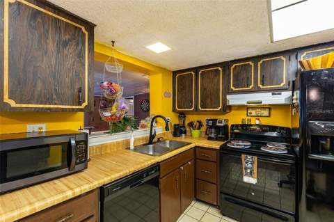 12095 102nd Avenue, Seminole FL - photo 8 of 26
