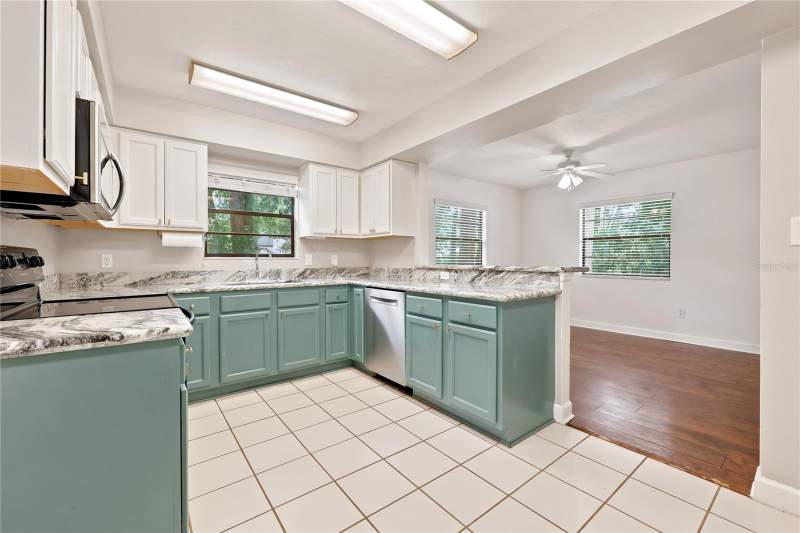 3 bedroom Single Family Residence at 9520 NW 6th Place, Hamilton Heights Unit 5, Gainesville — photo 5