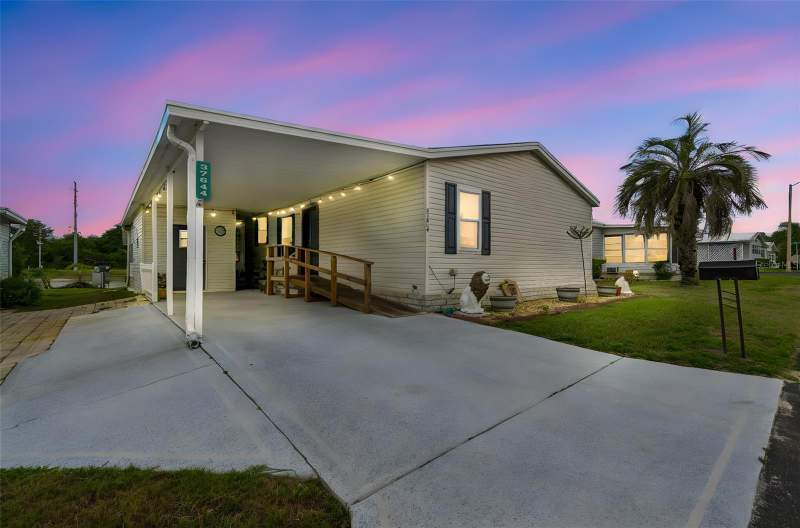 3 bedroom Manufactured Home at 37644 Pinata Avenue, Spanish Trails West Residential Cooperative, Zephyrhills — photo 2