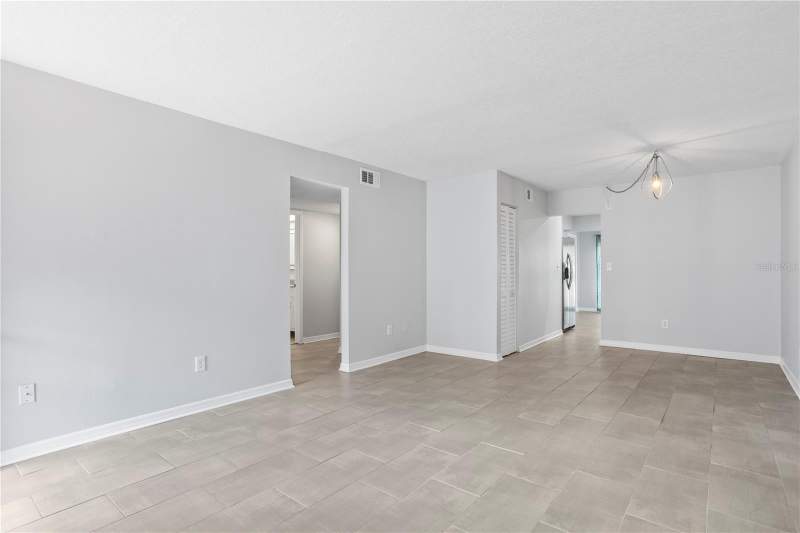 2 bedroom Condominium at 4920 Locust Street #115, Winston Park Northeast, St Petersburg — photo 4