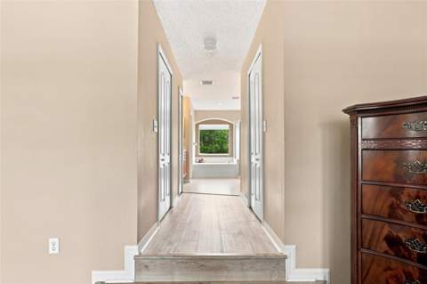 10526 Beneva Drive, Tampa FL - photo 20 of 43