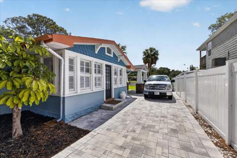 6202 River Road, New Port Richey FL - photo 6 of 52