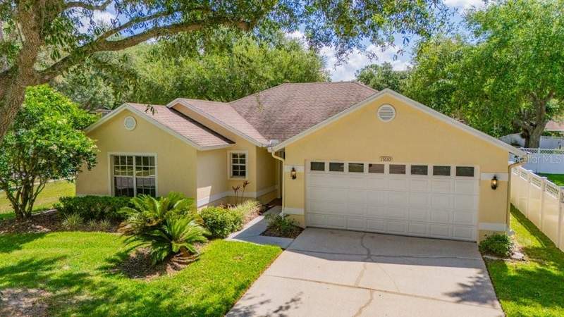 3 bedroom Single Family Residence at 17610 Esprit Drive, Hunters Green Prcl 17B Phas, Tampa — photo 2