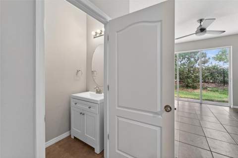 5028 White Sanderling Court, Tampa FL - photo 19 of 60