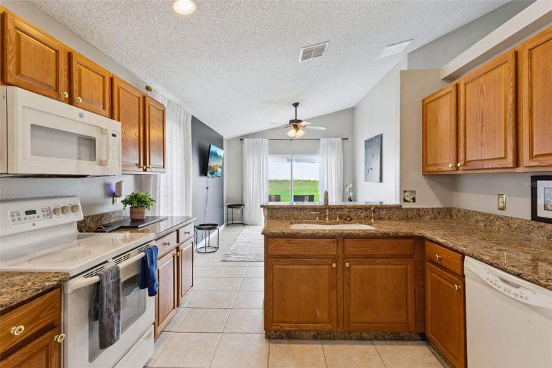 4 bedroom Single Family Residence at 334 Brayton Ln, Legacy Park Ph 03, Davenport — photo 2