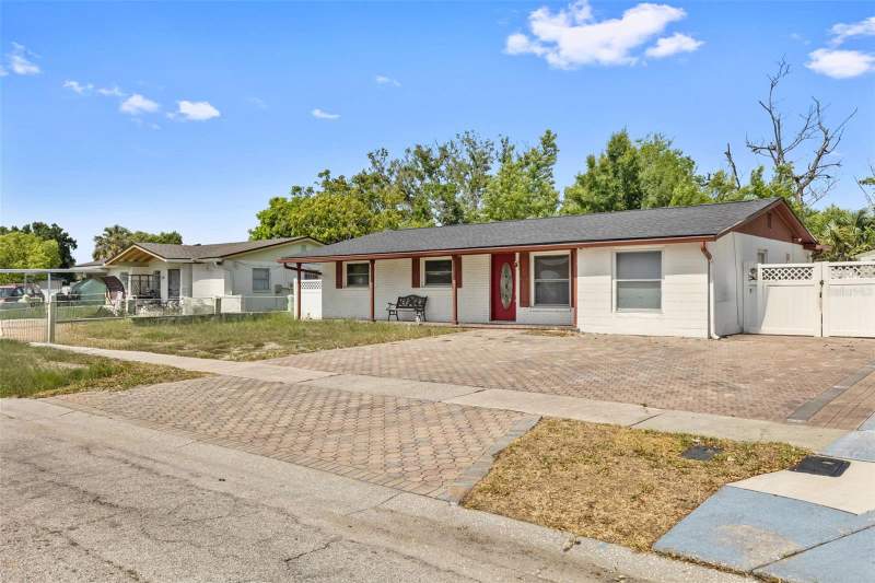 4 bedroom Single Family Residence at 5923 Yorkshire Road, George Road Estates Un 1, Tampa — photo 3