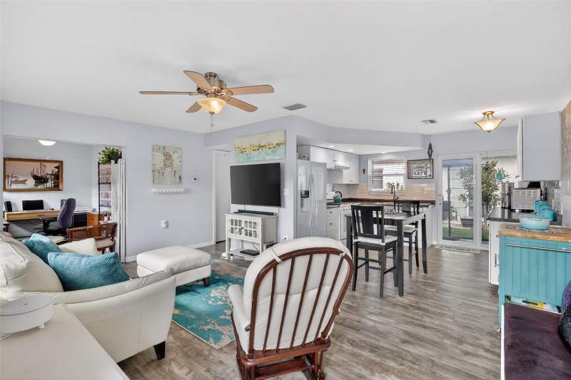 2 bedroom Condominium at 7825 38th Terrace #7825, Tyrone Villas, St Petersburg — photo 2