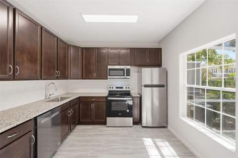7560 Plantation Circle, Bradenton FL - photo 10 of 42