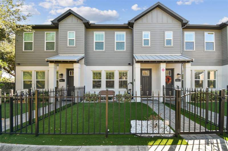 Bellavilla Luxury Townhomes