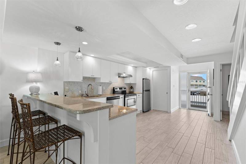 2 bedroom Condominium at 433 S Paula Drive #28, South Paula Point Condo, Dunedin — photo 5