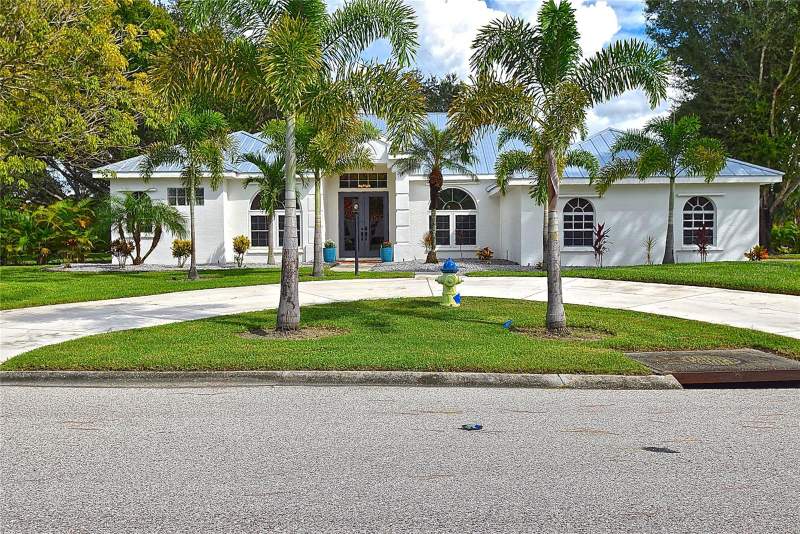 4 bedroom Single Family Residence at 8309 Misty Lake Circle, Preserve At Misty Creek Ph 02 The, Sarasota — photo 2