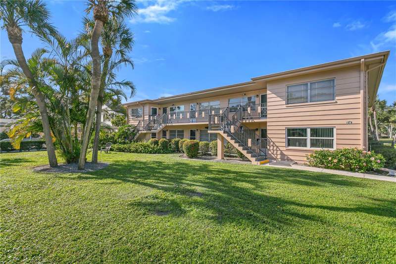 2 bedroom Condominium at 216 36th Avenue #202B, North East Garden Apts, St Petersburg — photo 2