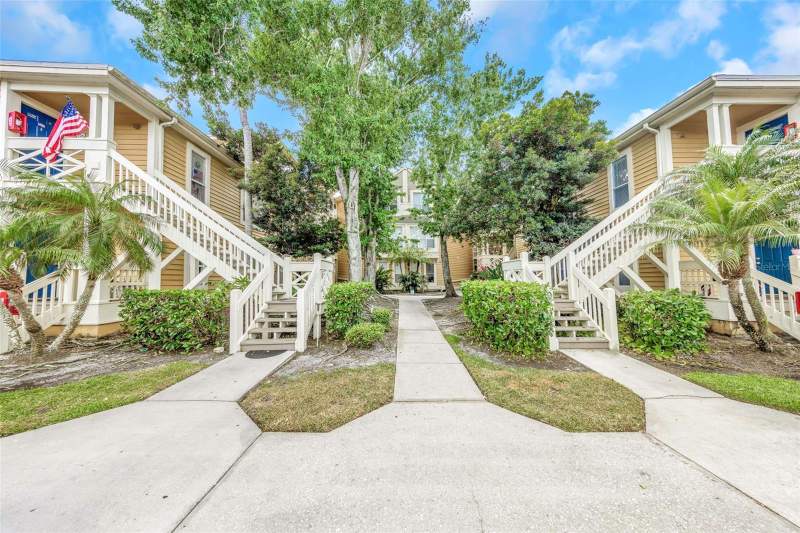 1 bedroom Condominium at 115 112TH AVENUE #703, BRIDGEWATER PLACE CONDO, ST PETERSBURG — photo 1