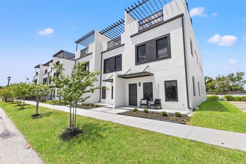6216 64TH WAY home for sale in Latitudes in the Park Townhomes