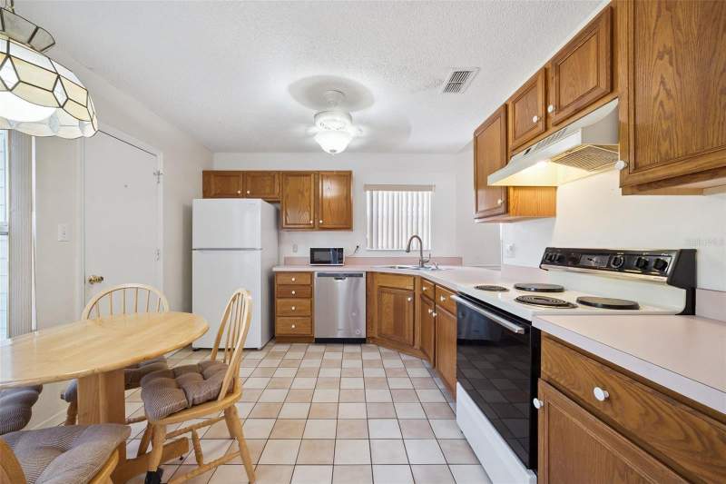 2 bedroom Single Family Residence at 25312 Green Heron Drive, Plantation @ Leesburg Heron Run, Leesburg — photo 3