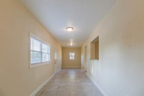 4320 Meadowbrook Avenue, Orlando FL - photo 9 of 24