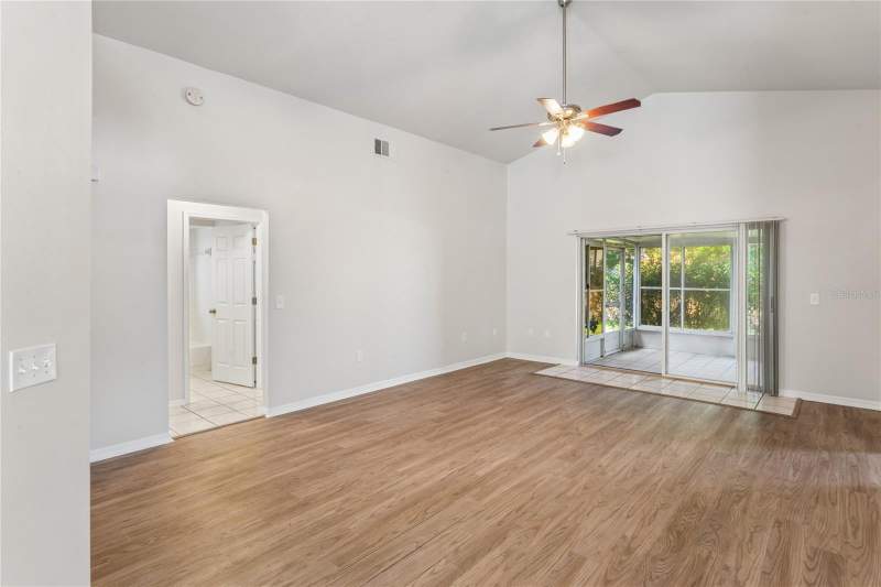 3 bedroom Single Family Residence at 652 Sand Ridge Drive, Brentwood Hills Trct A Un 1, Valrico — photo 4