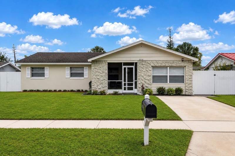 4 bedroom Single Family Residence at 2016 VALENCIA CIRCLE, ORANGE TERRACE, KISSIMMEE — photo 2