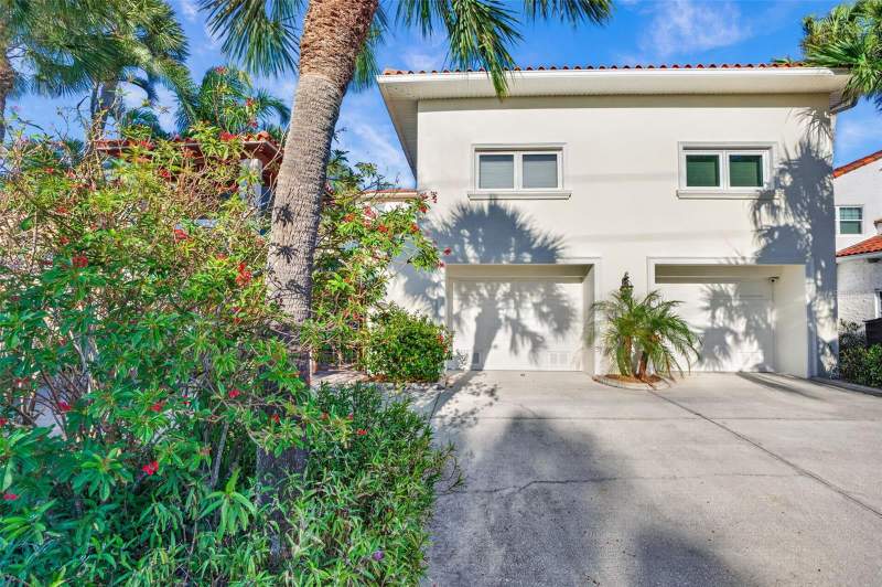 6 bedroom Single Family Residence at 831 Mandalay Avenue, Mandalay Sub, Clearwater Beach — photo 4