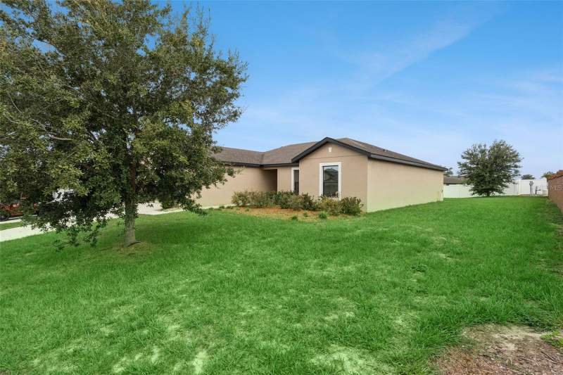 3 bedroom Single Family Residence at 1665 LUFT LANE, MASCOTTE LAKE JACKSON RIDGE PH 02, MASCOTTE — photo 4