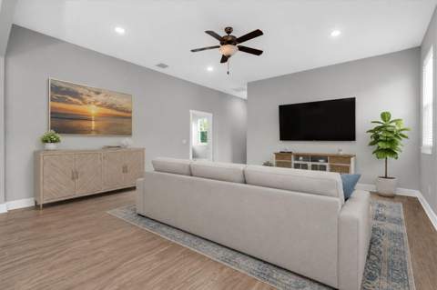 224 NE Jefferson Circle, St Petersburg FL - photo 8 of 58