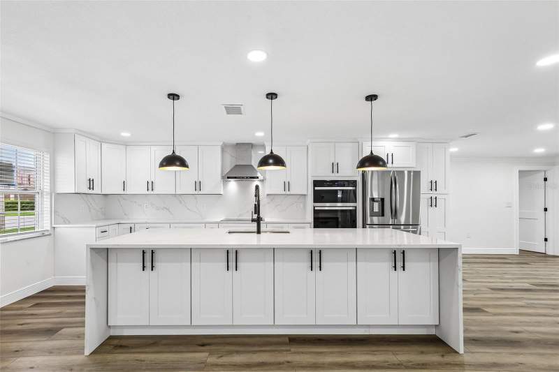 4 bedroom Single Family Residence at 2230 Albright Drive, College Park, Clearwater — photo 4