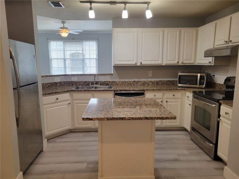 2 bedroom Condominium at 501 Knights Run Avenue #1113, Harbour Place City Homes A Condo, Tampa — photo 3