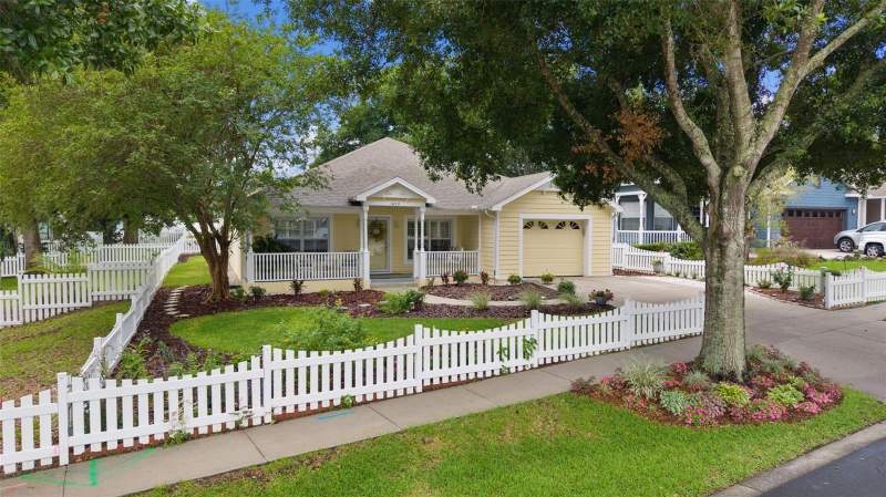 Tavares Oak Haven