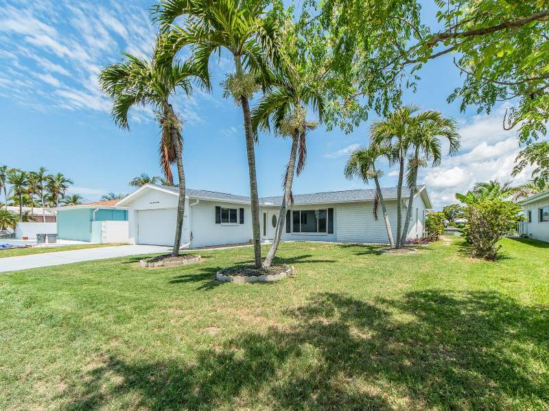 3 bedroom Single Family Residence at 720 115th Avenue, Isle Of Palms 2nd Add, Treasure Island — photo 2
