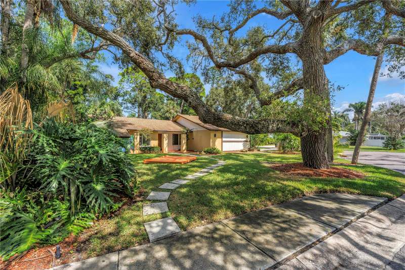 3 bedroom Single Family Residence at 905 SERPENTINE DRIVE, PINELLAS POINT ADD SEC A MOUND SEC, ST PETERSBURG — photo 3
