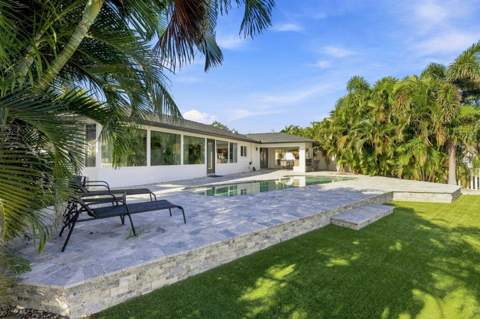 320 Palm Island, Clearwater Beach FL - photo 6 of 6